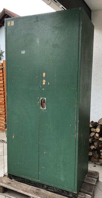 Sattelschrank, Bundeswehrschrank, Bundeswehrschrank , Judith Gaab-Hey, Tack Locker, Karlsbad 