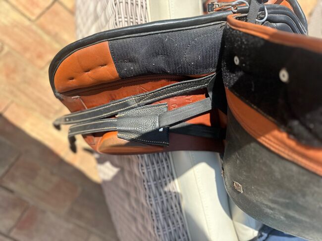 Zaldi 'New Cont' 17" Dressage Saddle, Zaldi Zaldi 'New Cont' 17" Dressage Saddle , Anna Faulkner, Dressage Saddle, ALBUFEIRA, Image 5