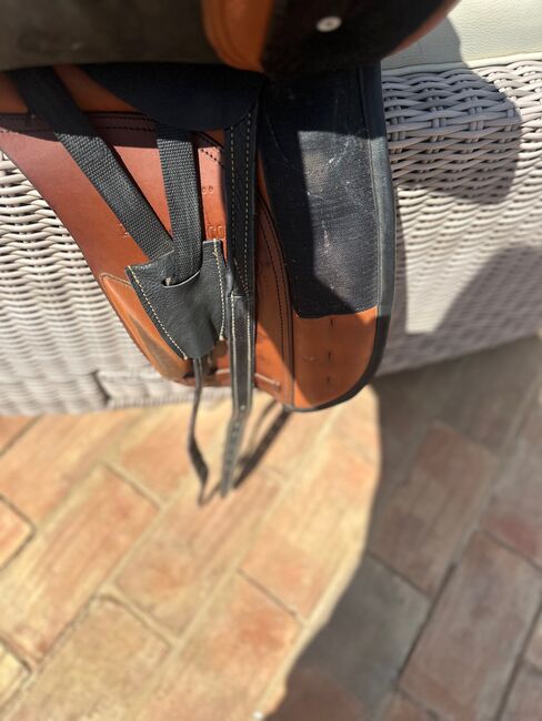 Zaldi 'New Cont' 17" Dressage Saddle, Zaldi Zaldi 'New Cont' 17" Dressage Saddle , Anna Faulkner, Dressage Saddle, ALBUFEIRA, Image 7