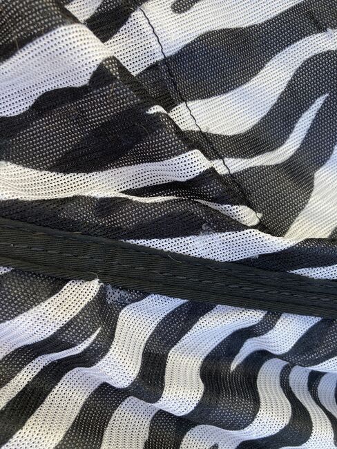 Zebra Fliegendecke mit Halsteil 145cm, HKM, Bernadett, Fliegenschutz, Kaufbeuren, Abbildung 3