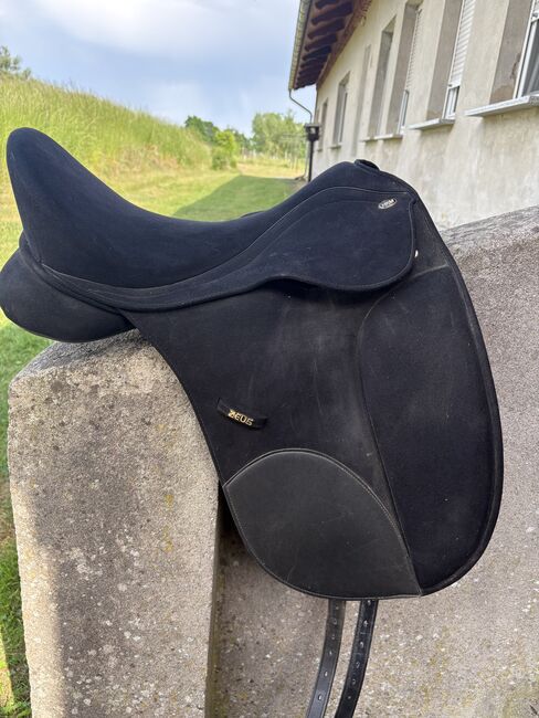 Zeus Dressursattel, Zeus  Zeus Dressursattel Kopfeisen austauschbar, Sophie, Dressage Saddle, Aulosen 