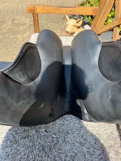 Neuwertiger Jorge Canaves Belgrano Dressursattel Monoblatt, Jorge Canaves Belgrano Dressursattel Monoblatt, Sina Fürstenberg, Dressage Saddle, Braunschweig, Image 4