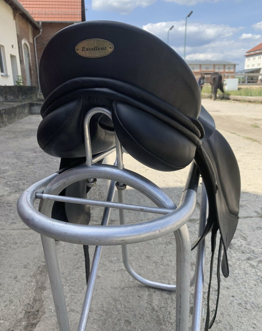 ᐅ Used Kieffer Lech Profi Excellent Dressage Saddle blue seams from