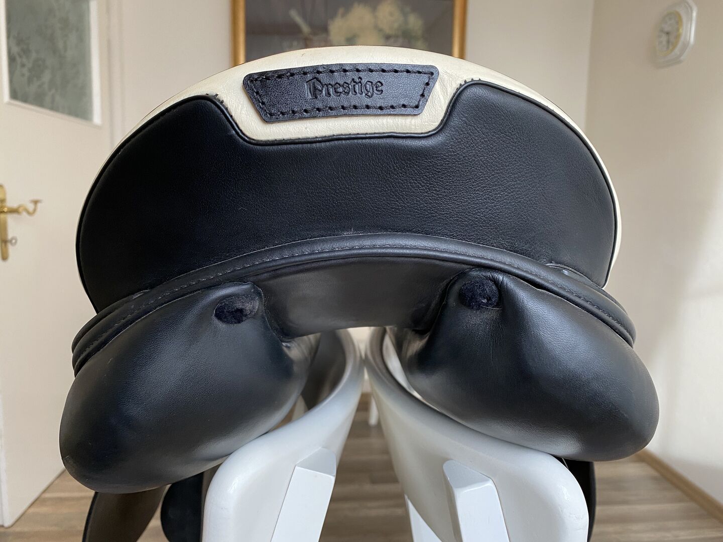 Neuwertig Prestige Venezia Springsattel von Margot Wilfinger